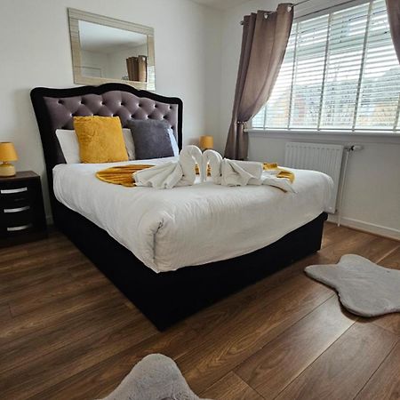 Silverburn New House With Free Parking And Nice Garden Глазго Экстерьер фото