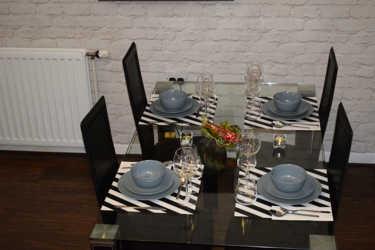 Silverburn New House With Free Parking And Nice Garden Глазго Экстерьер фото
